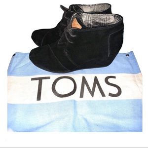 TOMS Desert Suede Wedge Black Booties 7.5